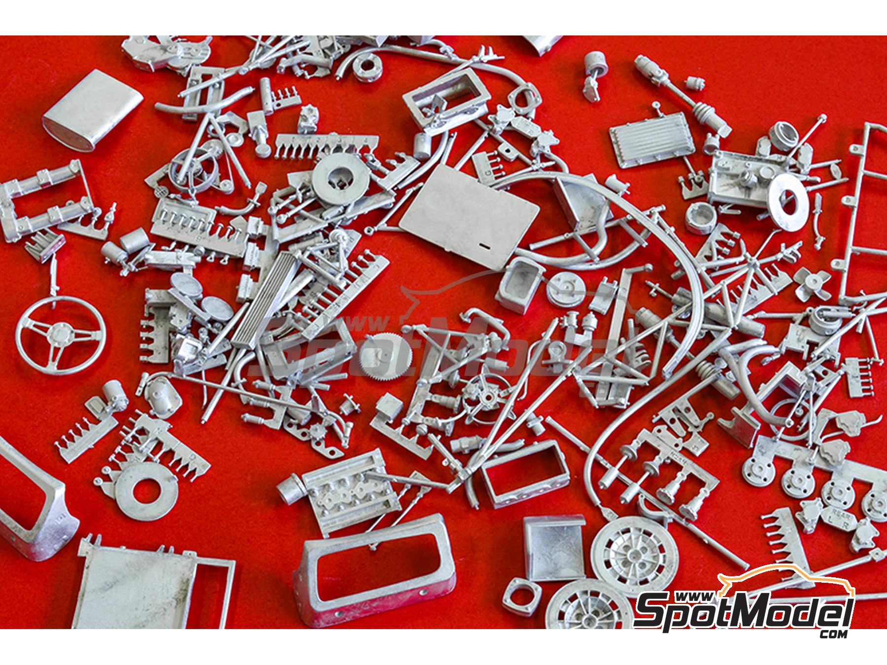 Model Factory Hiro K837: Car scale model kit 1/12 scale - Abarth